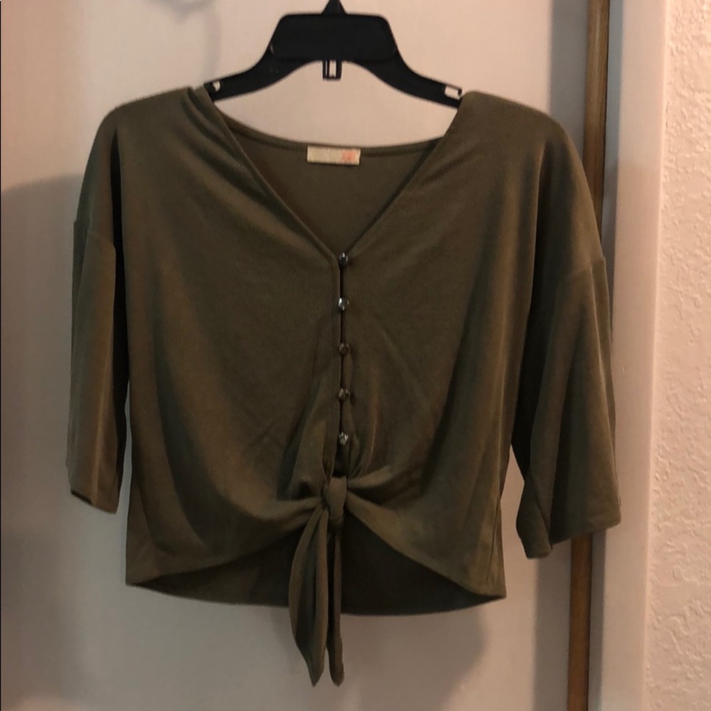 💚 GB JR’s/ Rib Knit Tie Front Top 💚